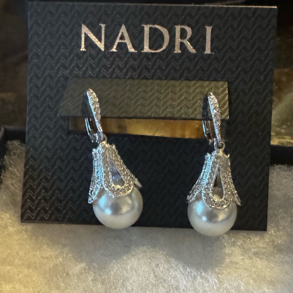 Natdi pearl and rhinestone earrings NWT